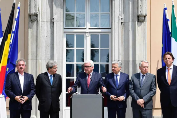 {السداسي} الأوروبي محذراً لندن: {الطلاق} لن يكون ودياً