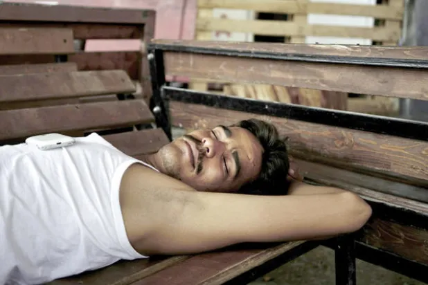 اليونان.. من نقطة عبور نحو أوروبا إلى غرفة انتظار قاتمة