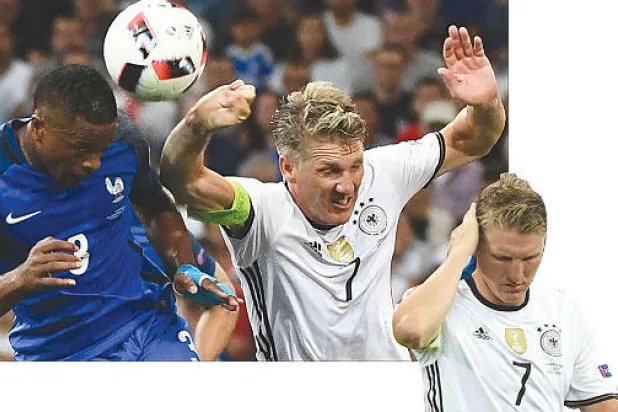 شفاينشتايغر يعيد الجدل حول معضلة لمسة اليد واعتبارات التعمد