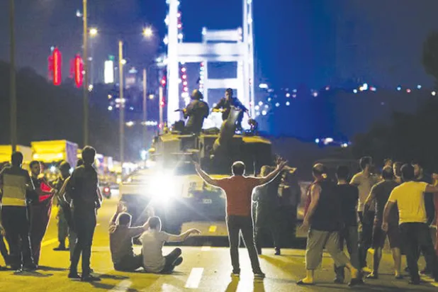 انقلاب تركيا.. 8 ساعات وأحكم إردوغان قبضته على البلاد