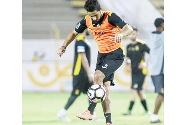 الاتحاد يستعيد المولد والغامدي ويستقبل مدربه غدًا