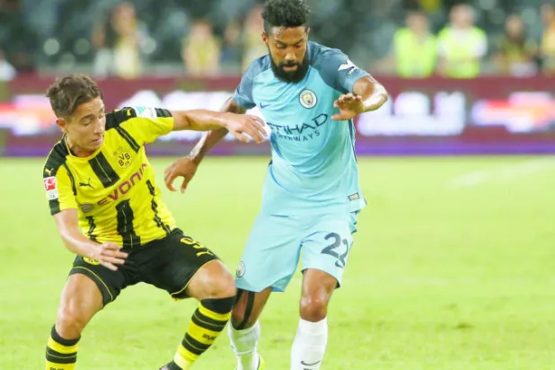 كليشي: غوارديولا منع البيتزا في مانشستر سيتي