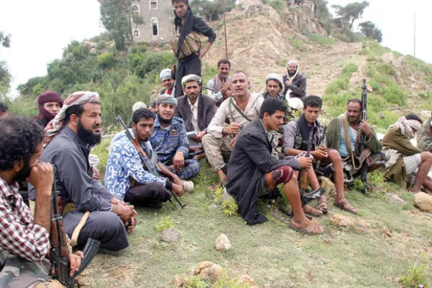 قيادات «المؤتمر الشعبي» تستنكر إعلان الانقلاب.. وتجدد تأييد هادي