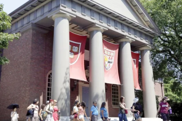 ثلاثة أسئلة مهمة قبل الالتحاق بالجامعة