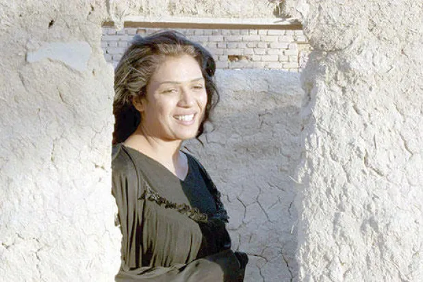 الممثلة آلاء نجم في لقطة من فيلم «صمت الراعي» ({الشرق الأوسط})