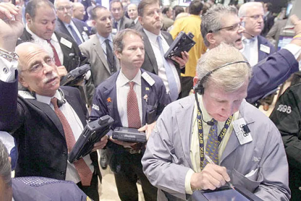 عند ارتفاع الأسهم.. فتش عن سوق السندات