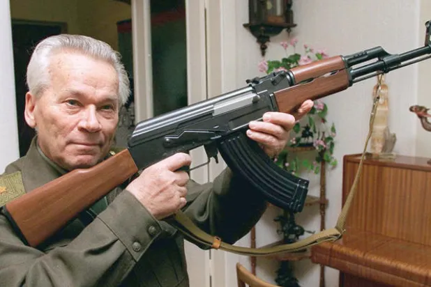 الكلاشنيكوف.. السلاح المفضل للإرهابيين