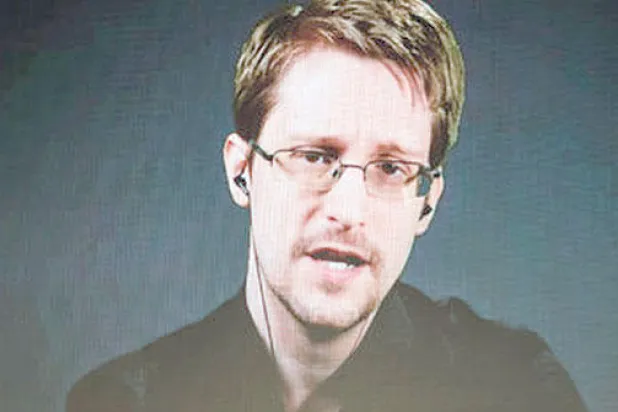 سنودن يطور هاتفًا آمنًا للصحافيين