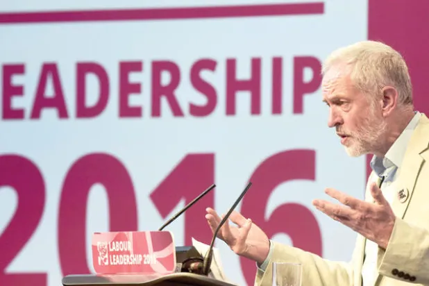 المعارضة العمالية في بريطانيا تلجأ للمحاكم «البرجوازية» لحل خلافاتها {الاشتراكية}