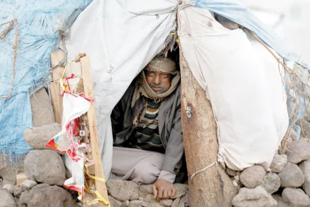 حكومة بن دغر تنتقد منسق الشؤون الإنسانية وتؤكد التزامها بالقانون الدولي