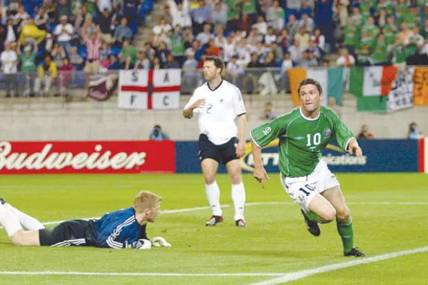 روبي كين.. من لاعب كرة في الشارع إلى أعظم مهاجم لآيرلندا