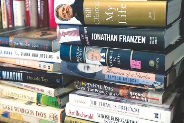 «الإنترنت» لم تقتل الكتاب المطبوع.. فلا يزال الكثيرون يفضلونه