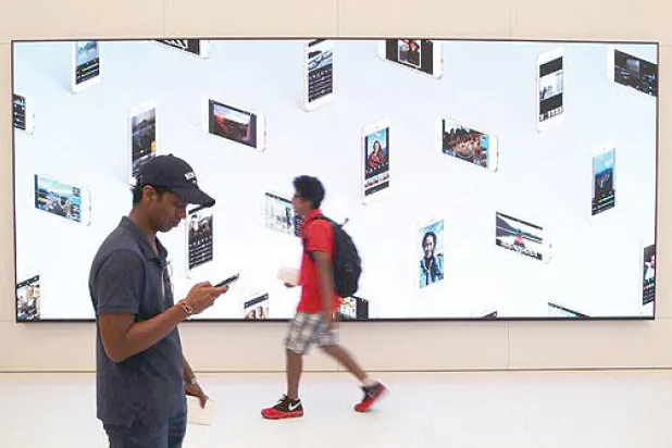 كيف تساعد «تقنيات التجسس» الحكومات على معرفة كل شيء من هاتفك الذكي؟