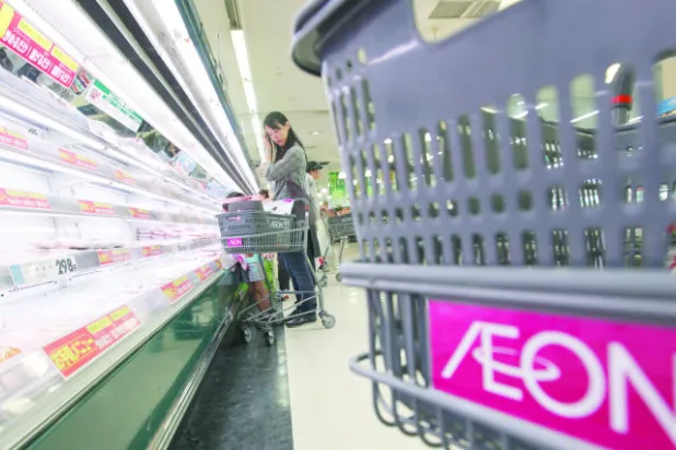 البعض يعيش حياة مرفهة في ميانمار.. رغم الفقر