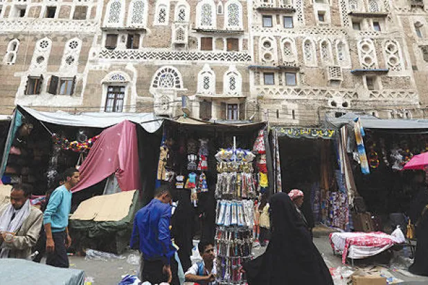مع اقتراب الجيش.. الانقلابيون يفرزون المواطنين مناطقيًا في صنعاء