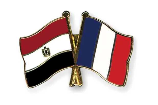 مصر تنفي منع محققين فرنسيين من فحص طائرتها المنكوبة بعد مزاعم بوجود مواد متفجرة