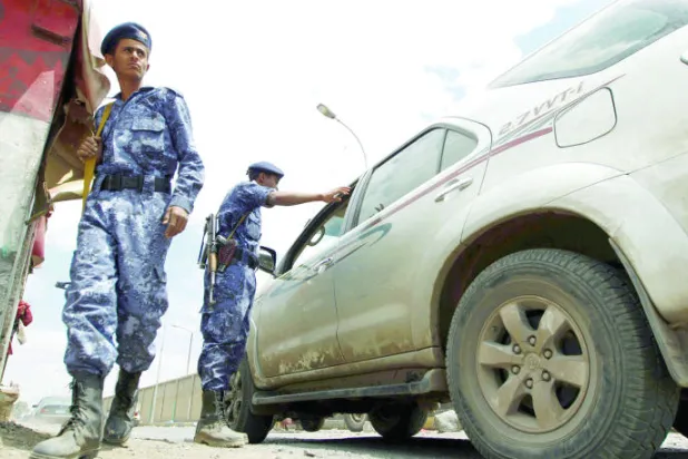 الإرياني لـ«الشرق الأوسط»: الانقلابيون يخسرون عسكريًا واقتصاديًا