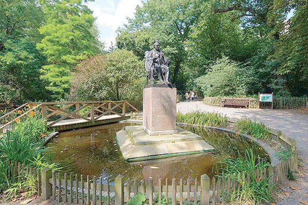 مقعد في حديقة.. لروحك الجميلة