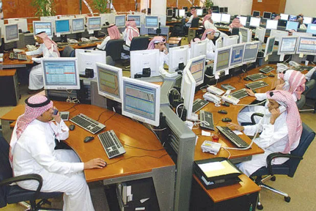 اقتصاديون: سوق الأسهم السعودية تحتاج إلى مواكبة «رؤية المملكة 2030»