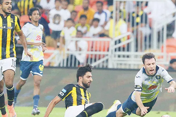 جالكا وغوميز يجبران التعاون على إبقاء كالزيتش