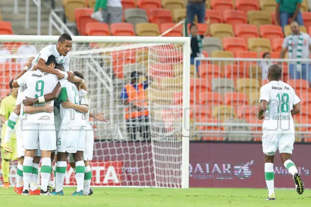 الأهلي يضرب الوحدة بالأربعة.. والقادسية والخليج يختنقان بالسلبية