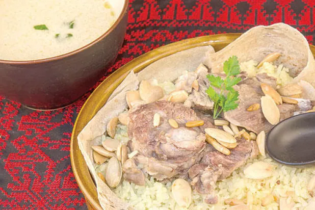 المنسف.. وجبة صحراء التي تحولت رمزًا وطنيًا