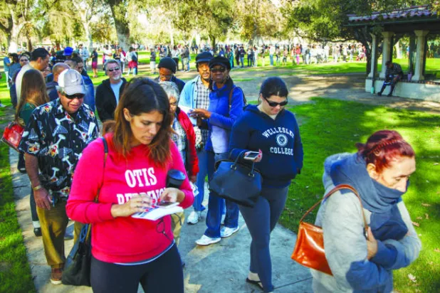 15 ولاية تضع ترامب وكلينتون على صفيح ساخن