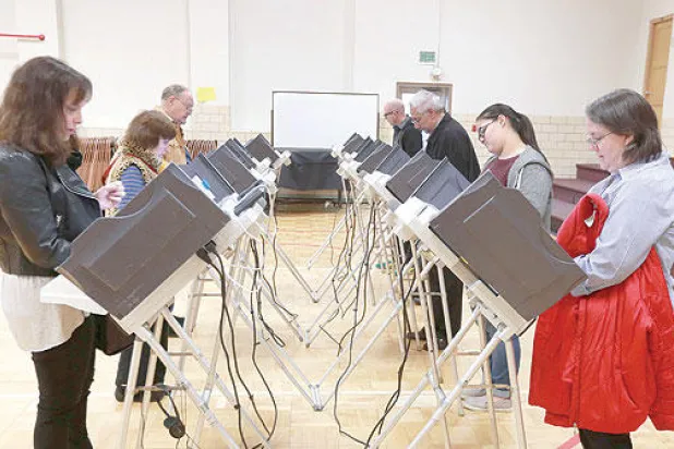 5 ولايات صوتت على ساكن البيت الأبيض الجديد.. وتقنين الماريغوانا