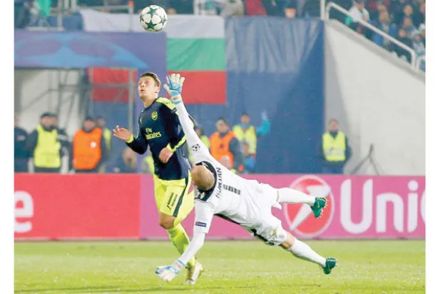 هدف فوز آرسنال على مضيفه لودوغوريتس رازغراد البلغاري الذي أصبح حديث أوروبا كلها (رويترز)