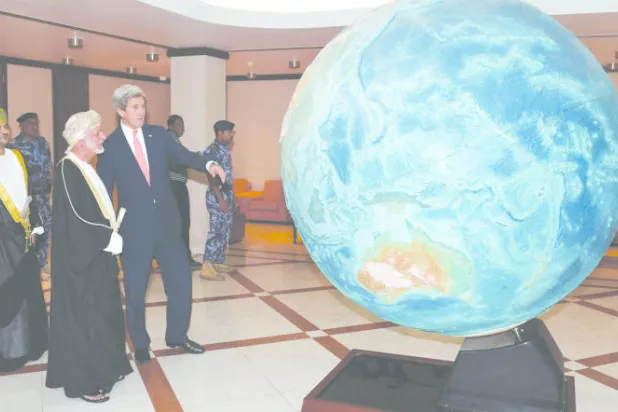 كيري في مسقط.. ويحاور الحوثيين في «الوقت الضائع»