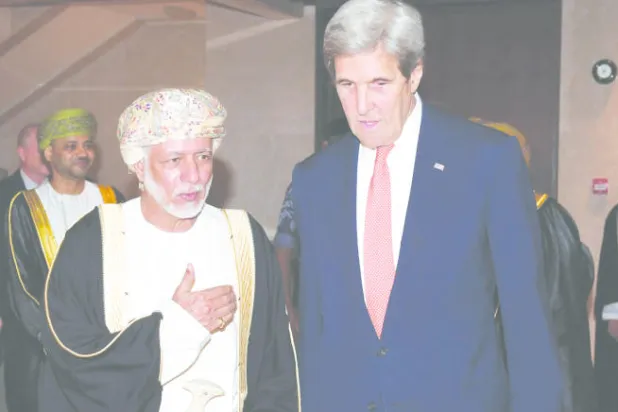 كيري في مسقط ويجري محادثات مع الحوثيين