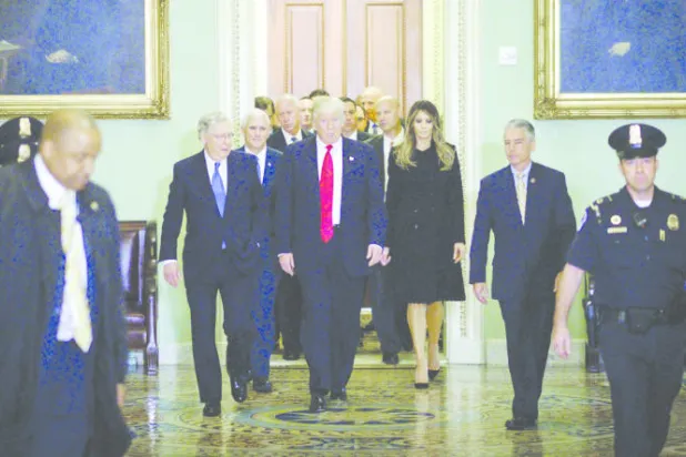 أولى تعيينات ترامب تمهد لصراع بين الاعتدال والشعبوية في البيت الأبيض