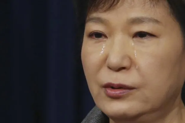 ماذا يحدث في كوريا الجنوبية؟ وكيف علقت جارتها الشمالية؟