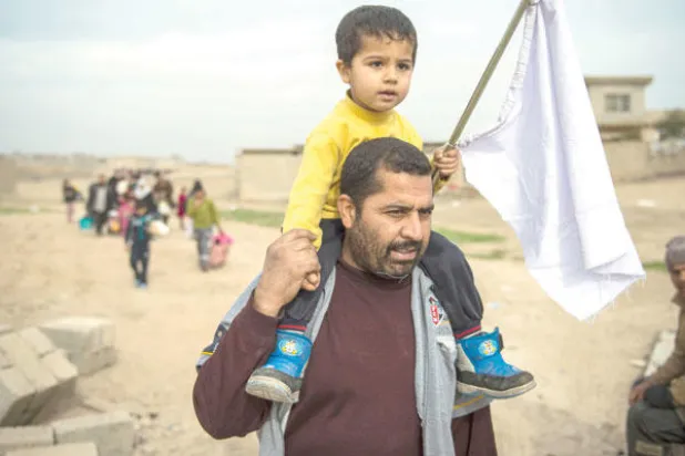 سكان الموصل ينزحون شرقًا هربًا من «داعش».. وغربًا من «الحشد الشعبي»