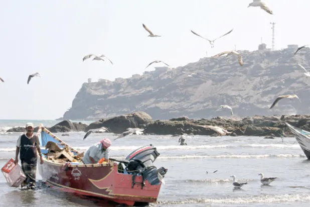 «المركزي اليمني» في أول اجتماعاته بعدن: سيولة خلال شهرين.. وعودة الثقة إلى قطاع المصارف