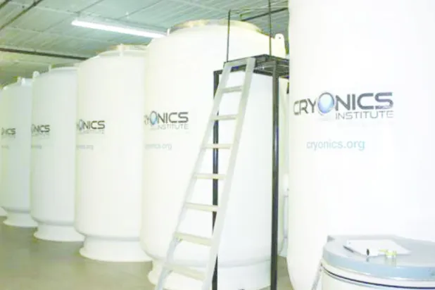 تجميد فتاة بريطانية على أمل إعادتها للحياة بعد قرنين