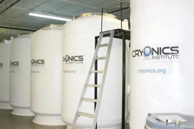 أملاً في علاج بعد قرنين.. تجميد جثة فتاة بريطانية