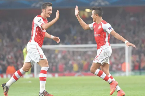 سانشيز يتوهج مع انتعاش أوزيل