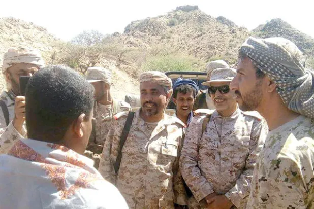 زيارات قيادات عسكرية ترفع معنويات المقاتلين بين تعز ولحج