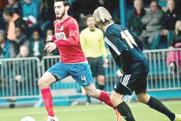 تضحيات كبرى ومال قليل... مرحبًا في عالم كرة القدم