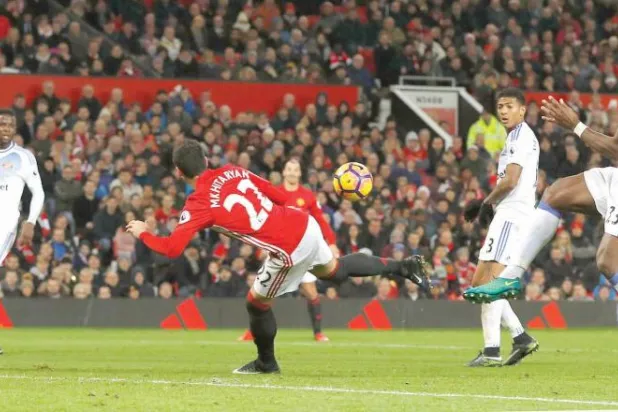 مخيتاريان يلتقط أنفاسه ويقدم أوراق اعتماده لجماهير يونايتد