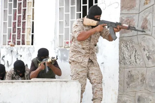 حملة عسكرية ضد «القاعدة» في أبين... ومقتل 3 جنود يمنيين في كمين