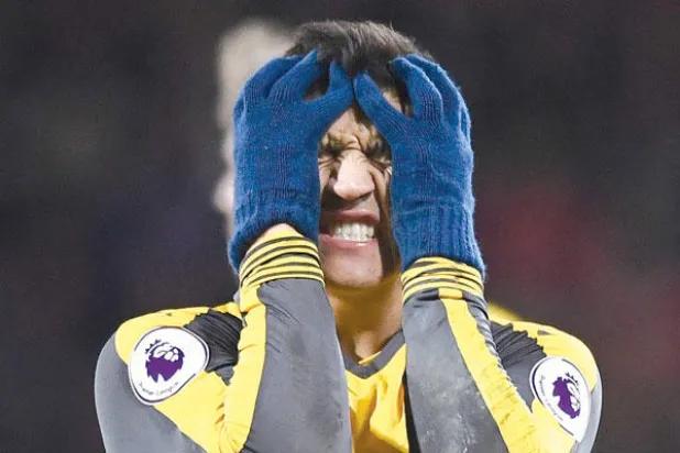 فينغر: سانشيز «مرهق» ومشغول ذهنيًا بتعديل عقده