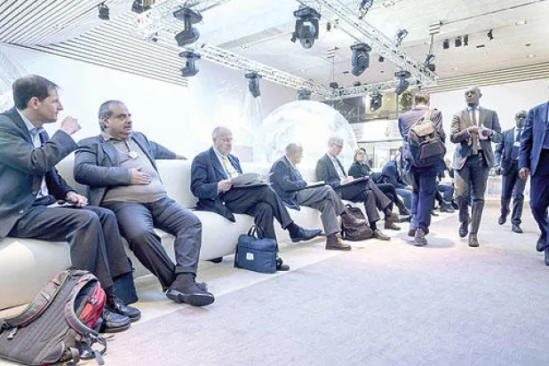 لماذا يبحث «دافوس» عن «قيادة عالمية مسؤولة»؟