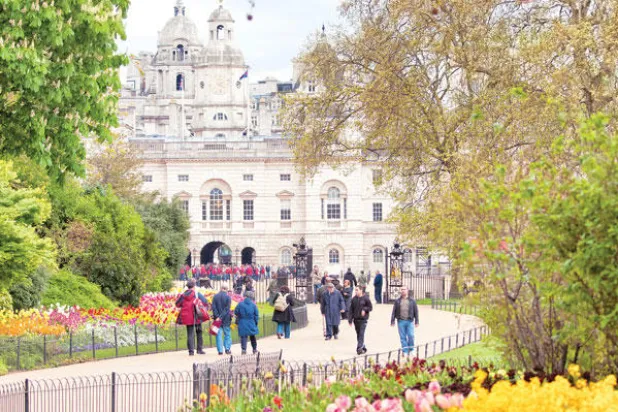 معلم ومعلومة: «سانت جيمس بارك»... من أجمل متنزهات وسط لندن