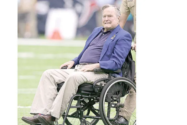 نقل بوش الأب إلى المستشفى بسبب صعوبة في التنفس