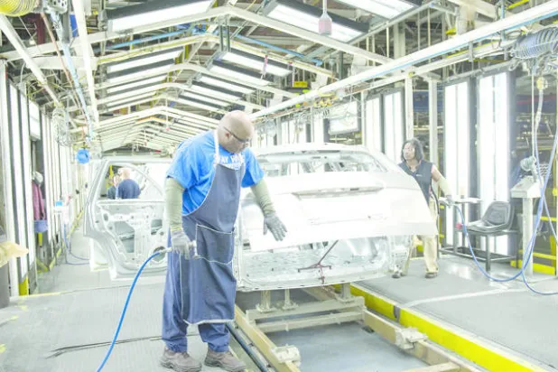 الشركات تساعد نفسها بإعلانها عن توفير وظائف جديدة في أميركا