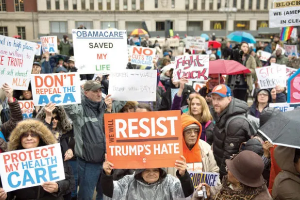 واشنطن تتجه لإعادة اعتماد التعذيب وفتح السجون السرية بالخارج