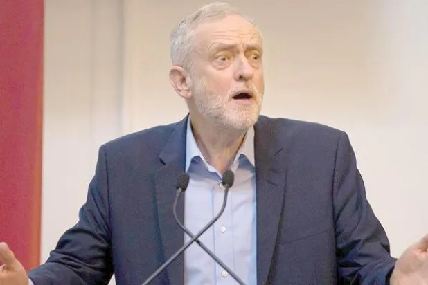 أيها المسؤولون... ارفعوا أيديكم عن رواتب اللاعبين