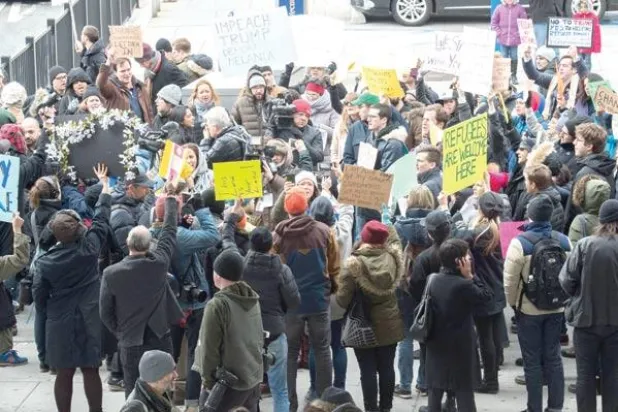 بدء تطبيق مرسوم ترمب الخاص بالهجرة في مطارات أميركية وعربية